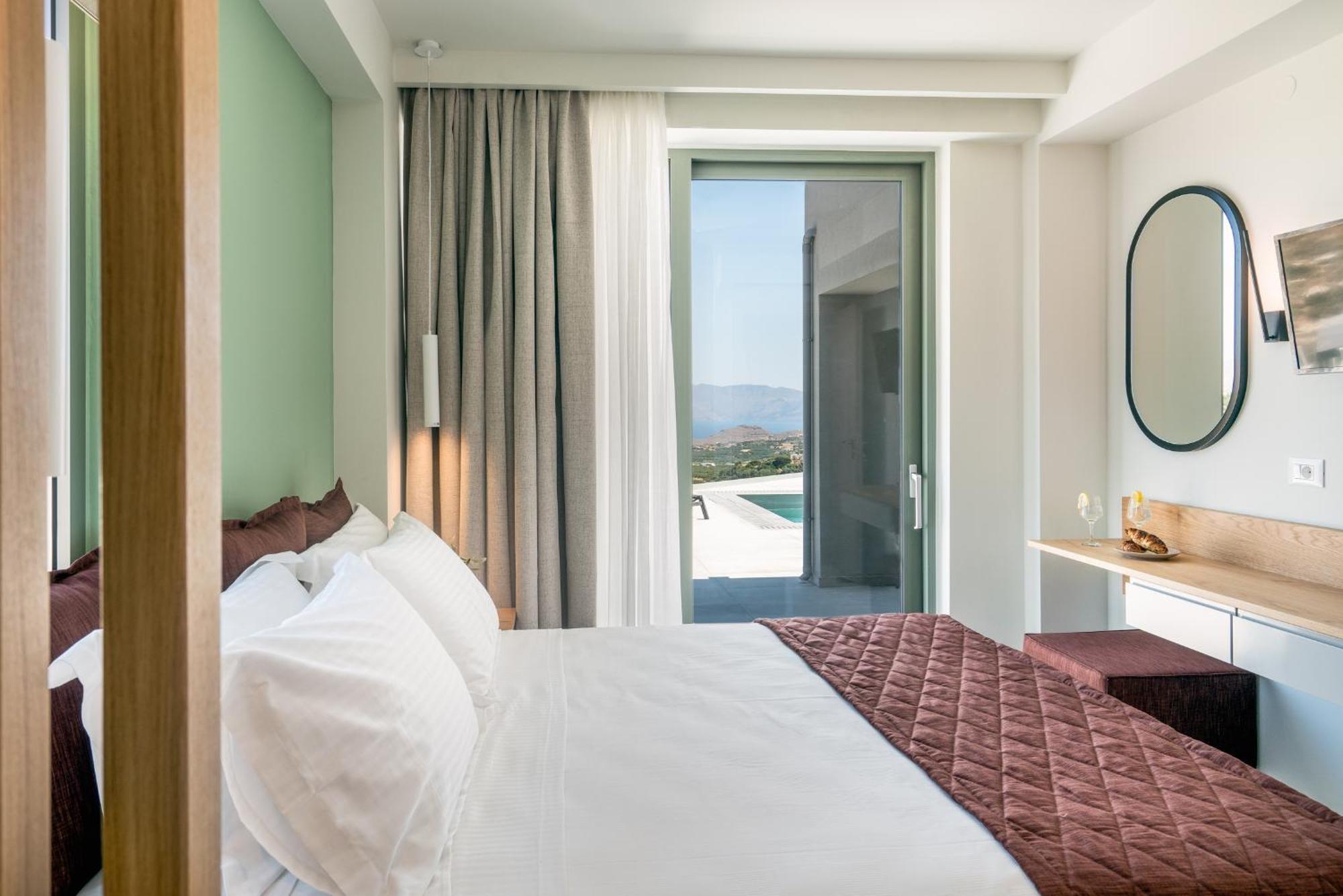 Luxurious Villa Cretan Aura With Private Heated Pool, Jacuzzi And Playroom Agios Ioannis  Buitenkant foto
